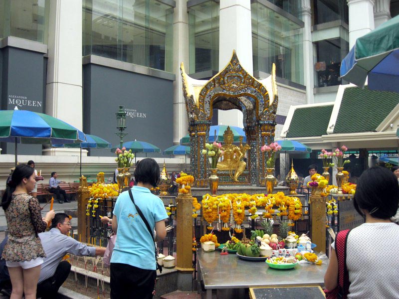 Святыня Эраван в Бангкоке
